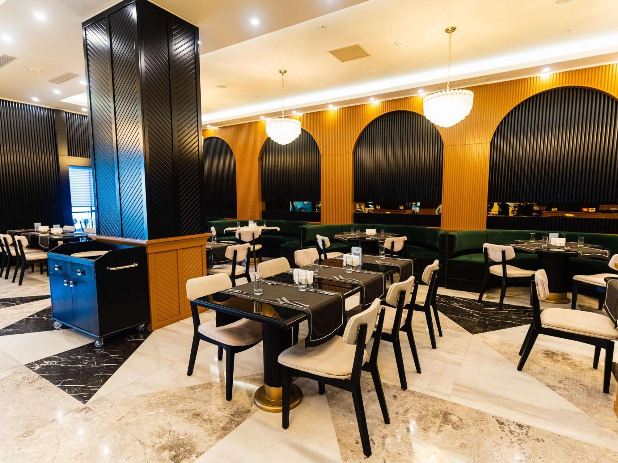 Mercure Baku City Exterior photo