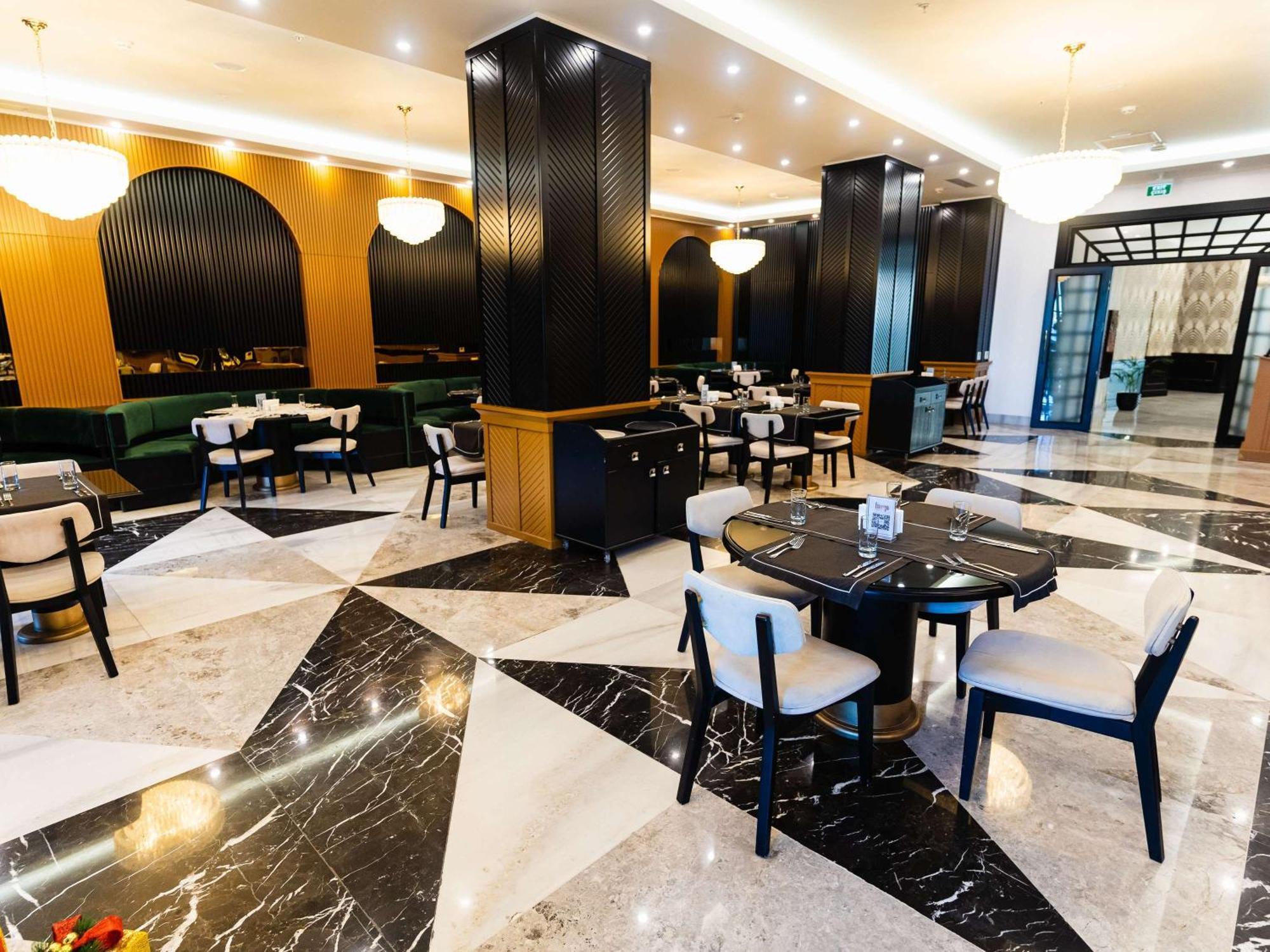Mercure Baku City Exterior photo